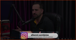 Anúncio com telefone ou website ou Perfil do Instagram